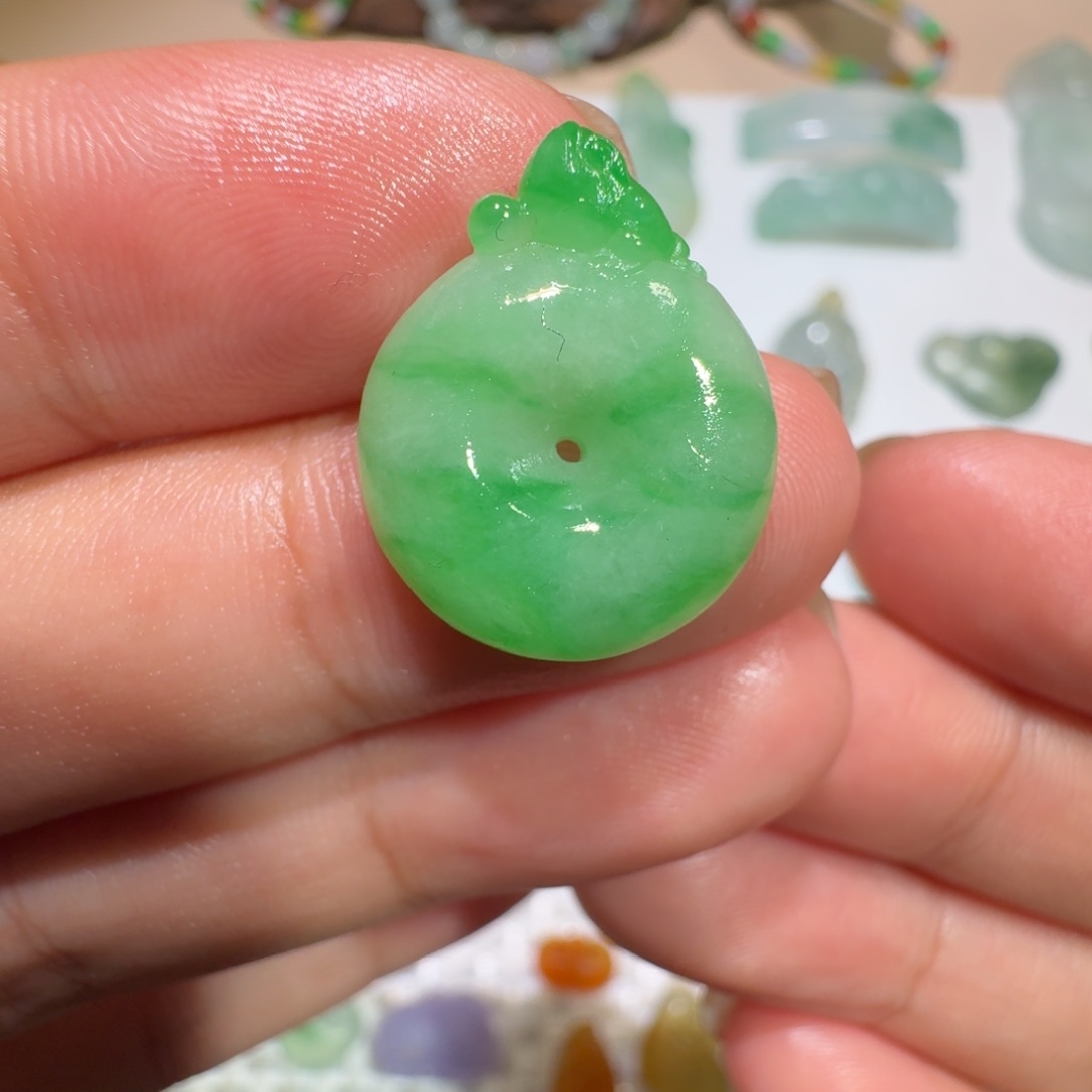 定制翡翠未镶嵌绿平安扣