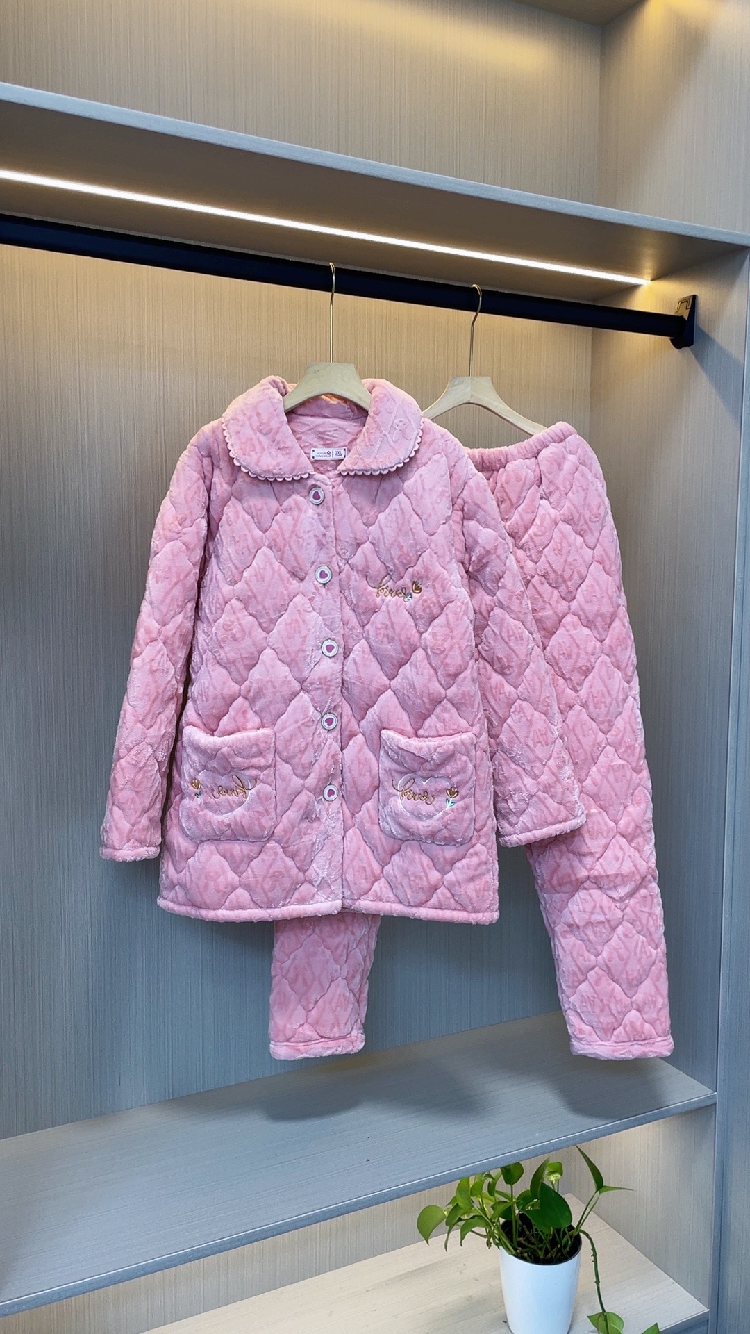 新款冬季三层夹棉可外穿加厚牛奶绒中长款保暖睡衣家居服