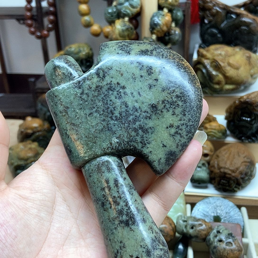 岫岩河磨玉（透闪石质玉）把件未镶嵌