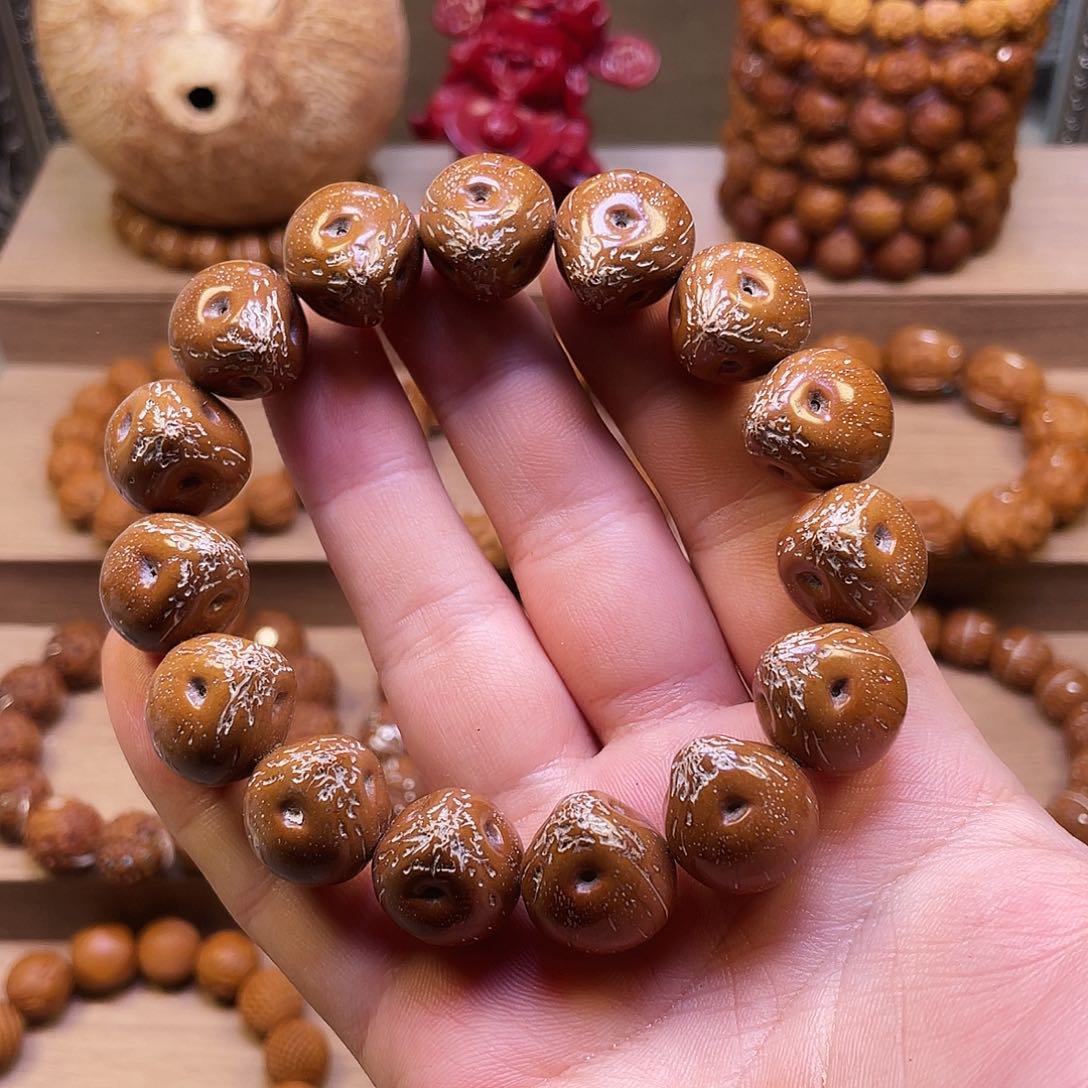 紫金鼠手串福利紫金鼠连手串原皮手串