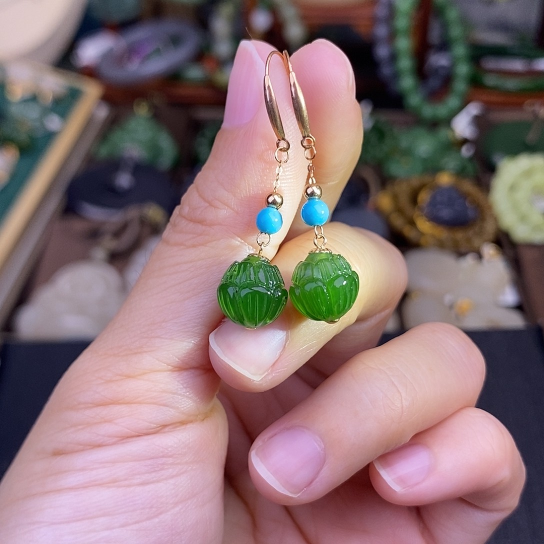 和田玉碧玉老料18.K金莲花耳环清货价未镶嵌