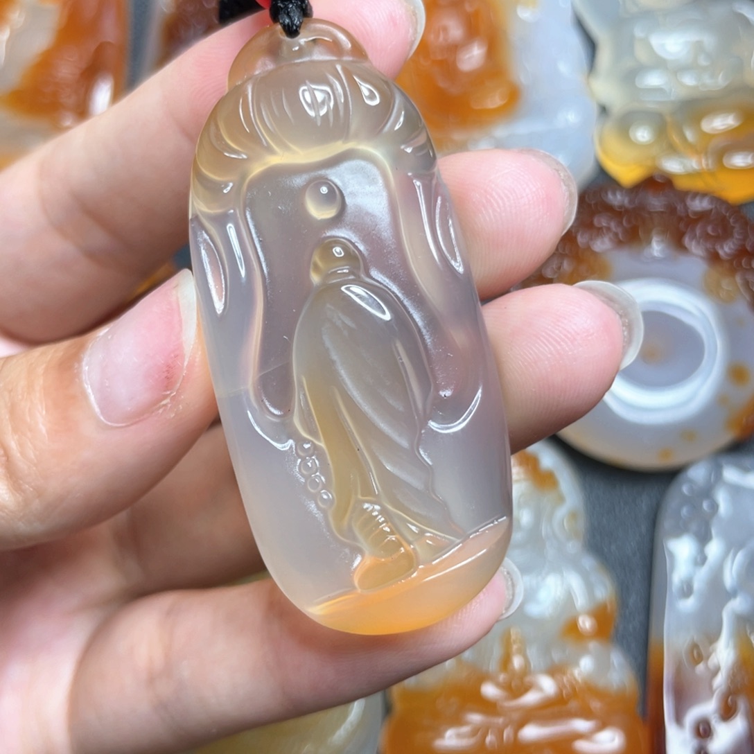 未镶嵌颈饰玛瑙/玉髓悟道微瑕