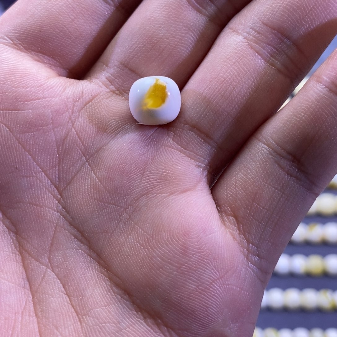 琥珀未镶嵌裸石10.7mm