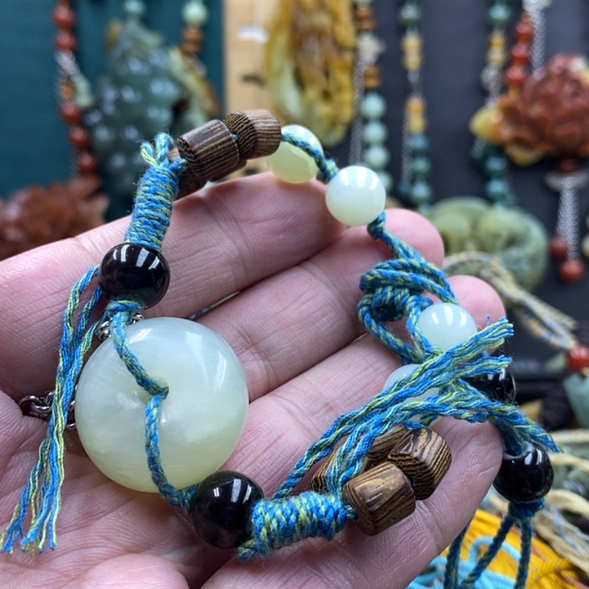 【闪购商品】未镶嵌岫玉手牌