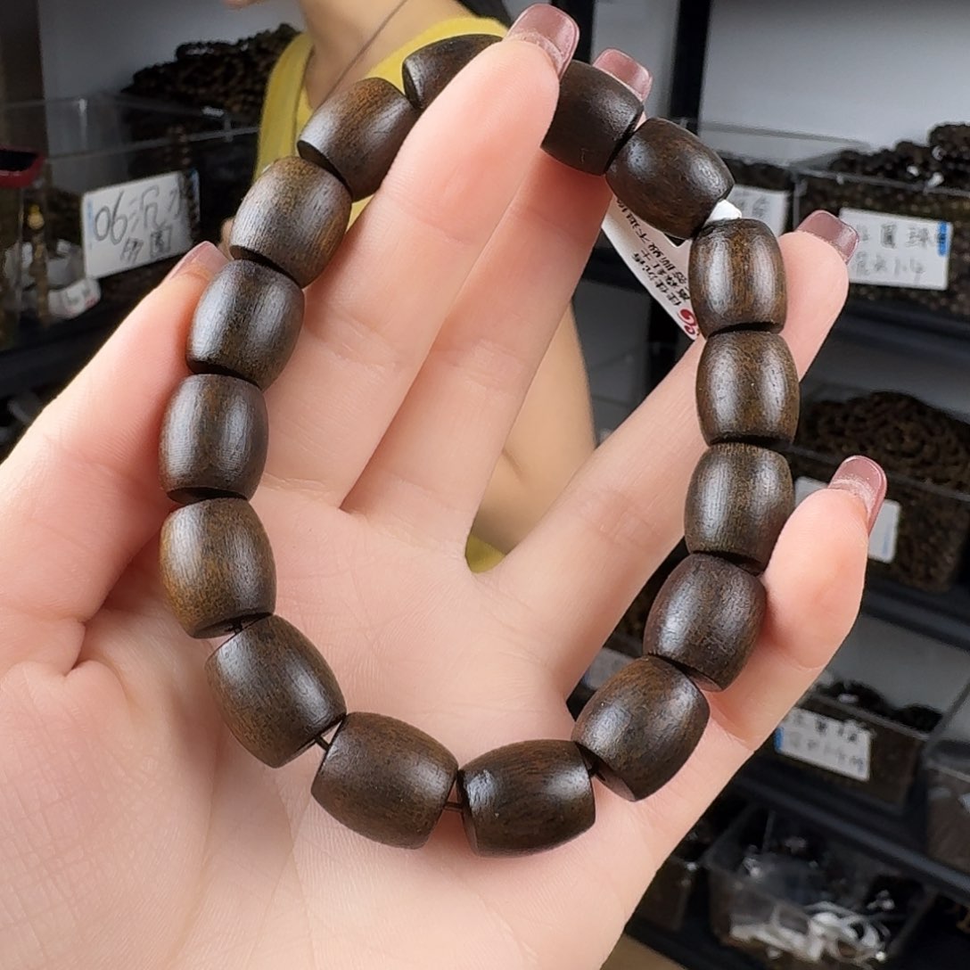 沉香香囊沉香富森红土枣珠卡12发一沉水级