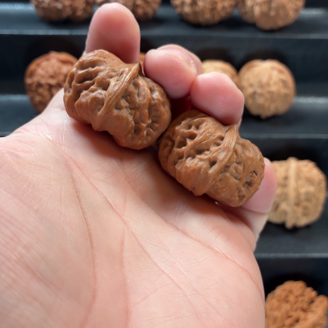 九***桃核把件野生原树门头沟元宝36