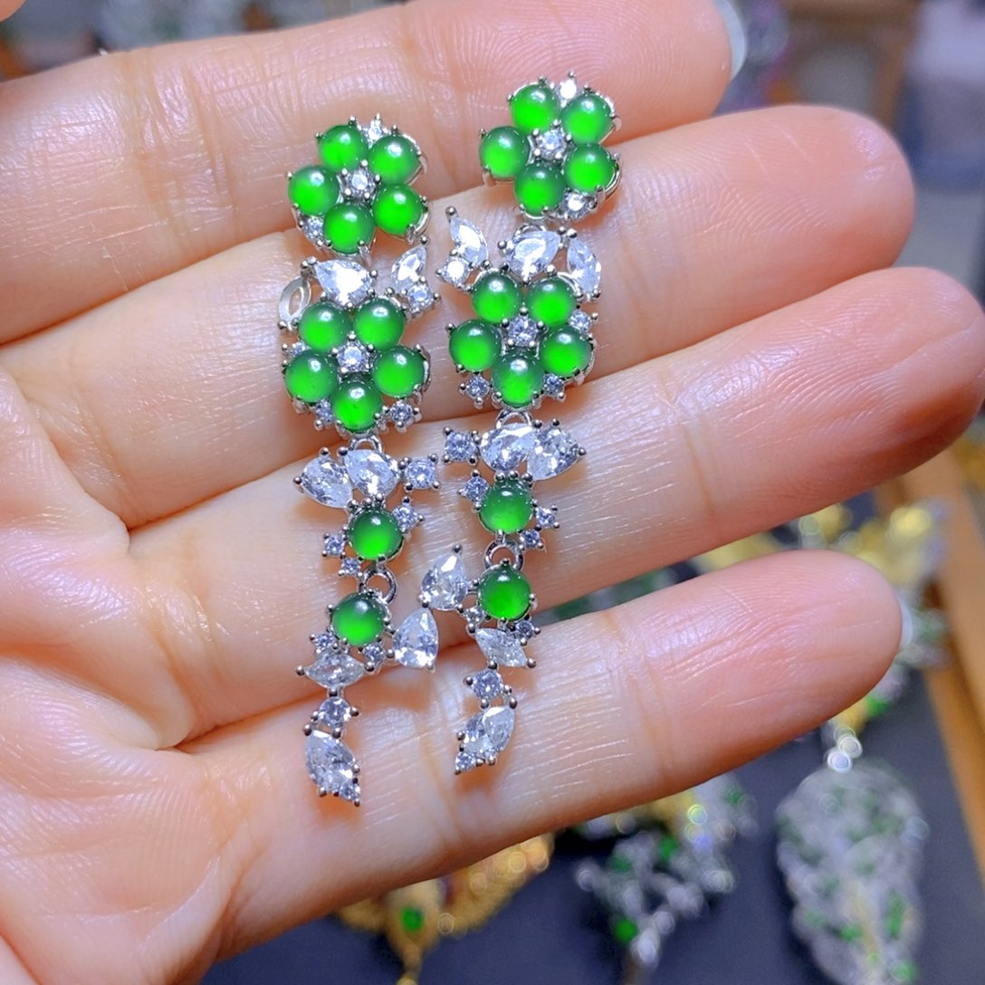 翡翠颈饰银S925镶嵌天然翡翠