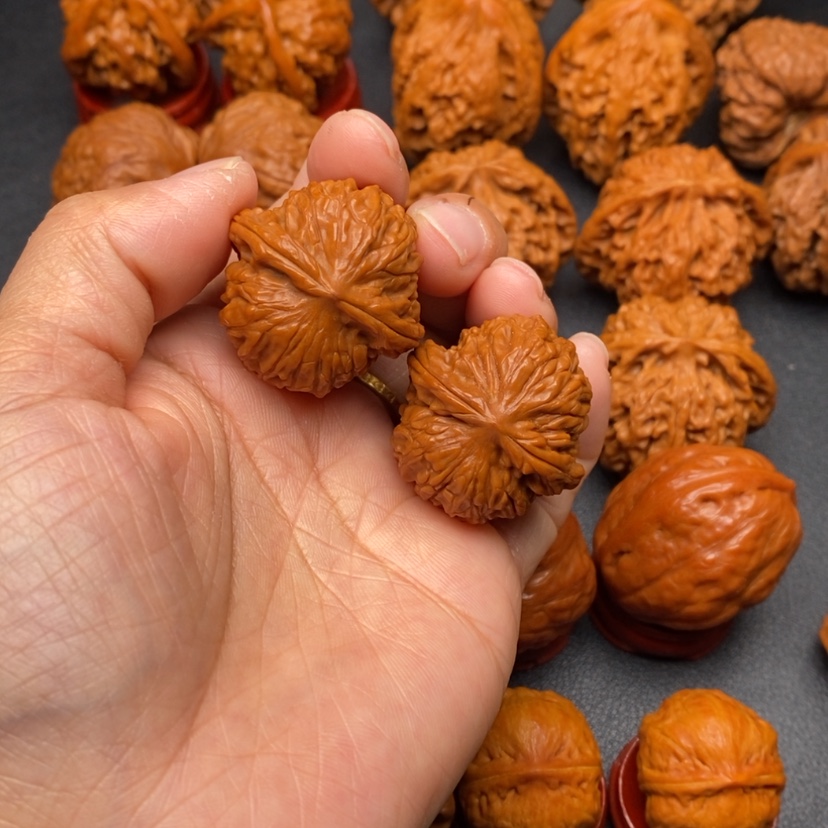 【闪购商品】文玩核桃把件t****n文玩核桃