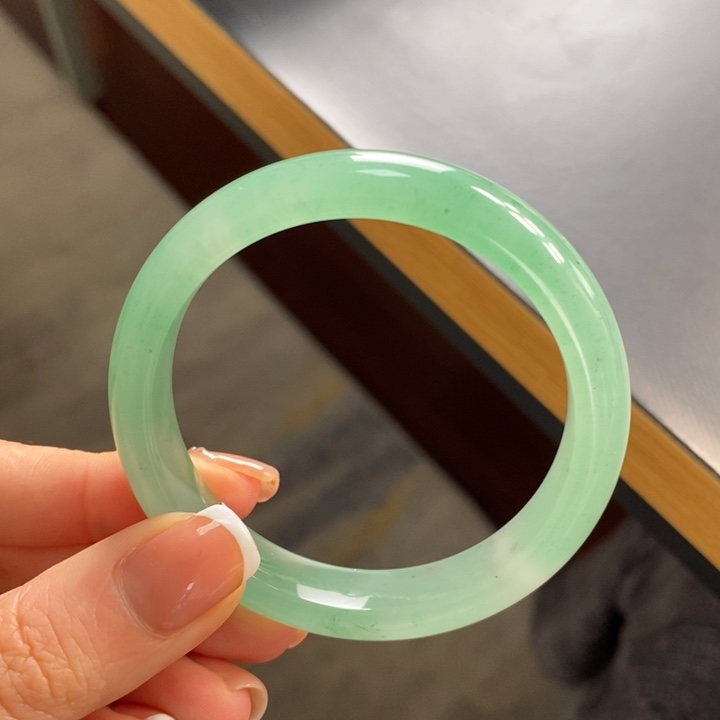 石英质玉手镯未镶嵌真****p