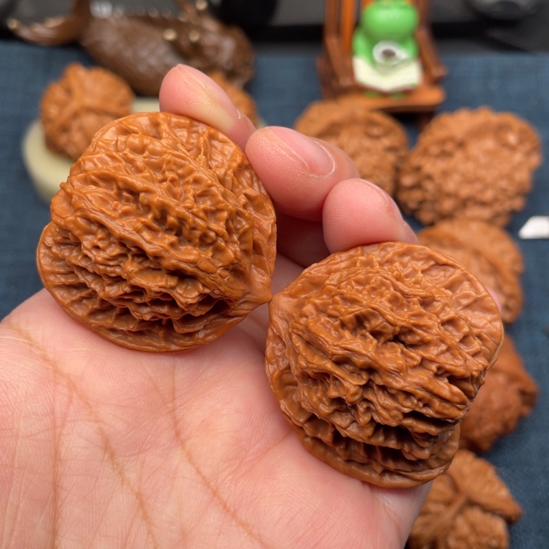 文玩核桃把件40老款盘龙纹全品