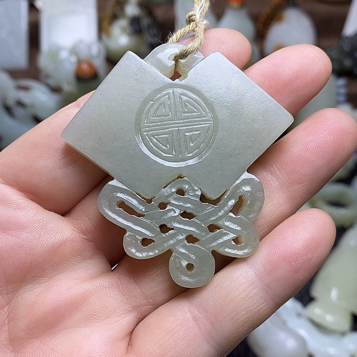 和田玉（糖玉）未镶嵌颈饰