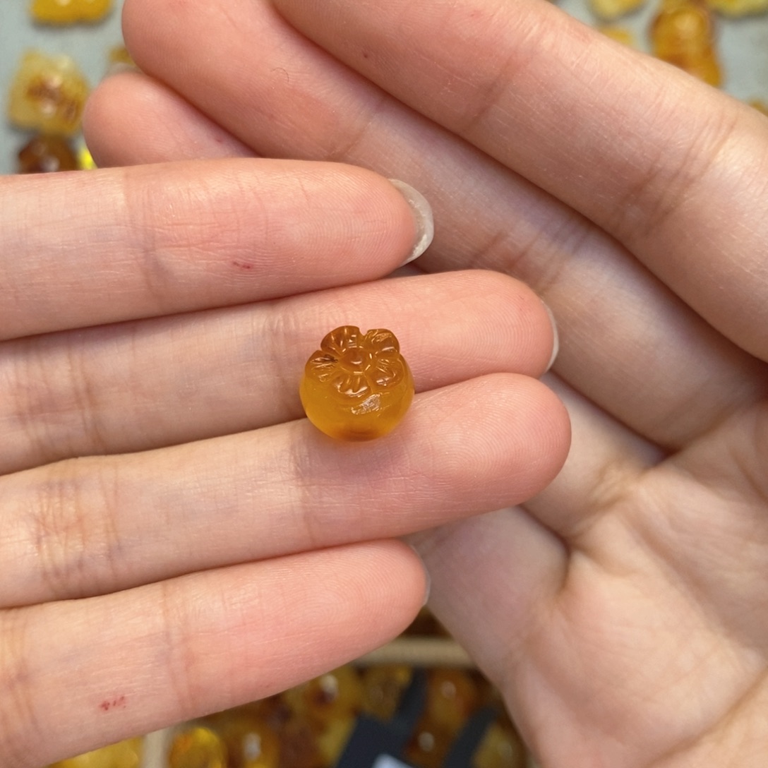 蜜蜡颈饰未镶嵌柿子