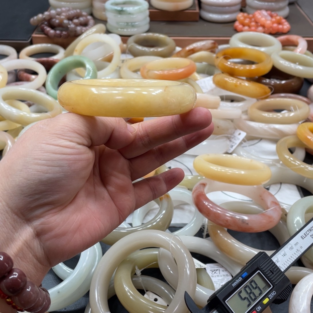 石英质玉手镯未镶嵌璐*彬