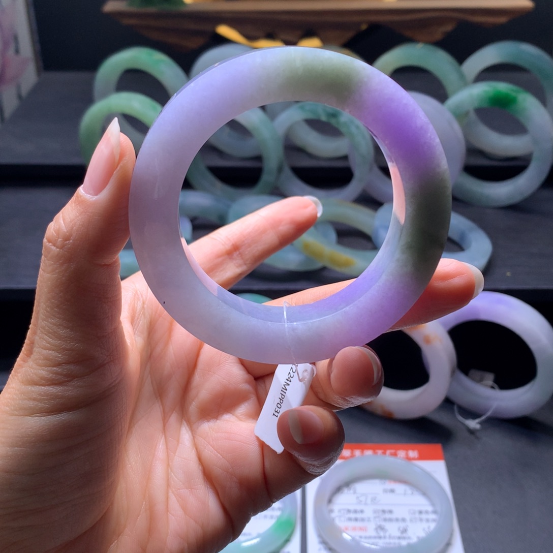 定制翡翠未镶嵌翡翠手镯