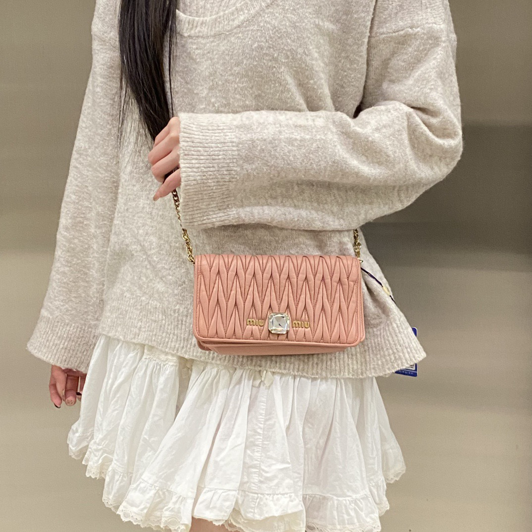 95新 MIU MIU/缪缪 miumiu樱花粉宝石链条包