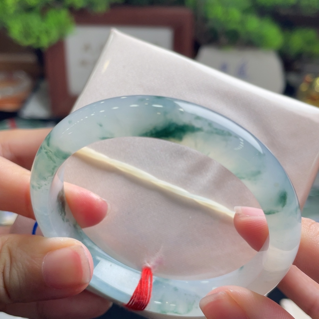 翡翠未镶嵌手镯52.8飘花 