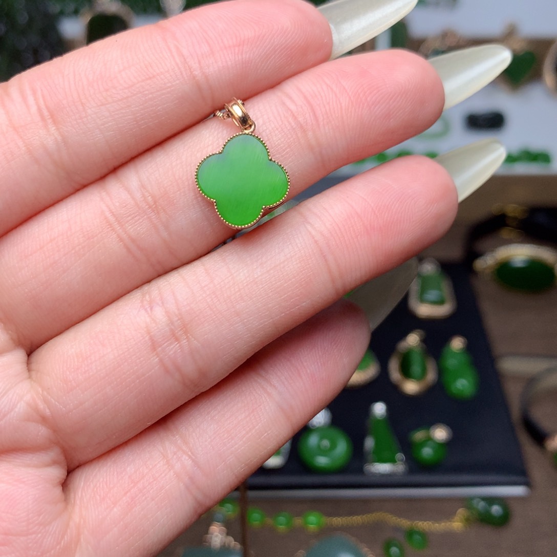 和田玉（碧玉）吊坠18K金镶嵌