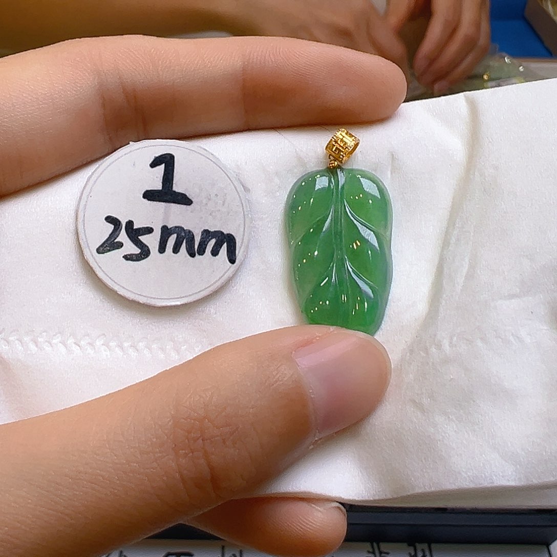 翡翠颈饰18K金镶嵌翡翠