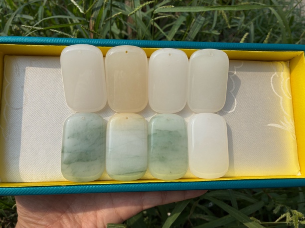 新疆天山翠平安无事牌，拍一发一送绳子