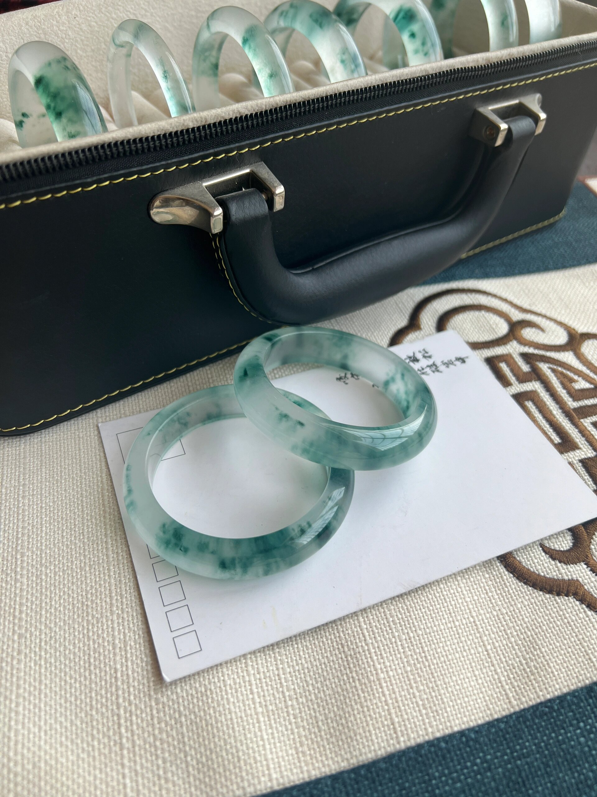 手镯直播间拍这里38号