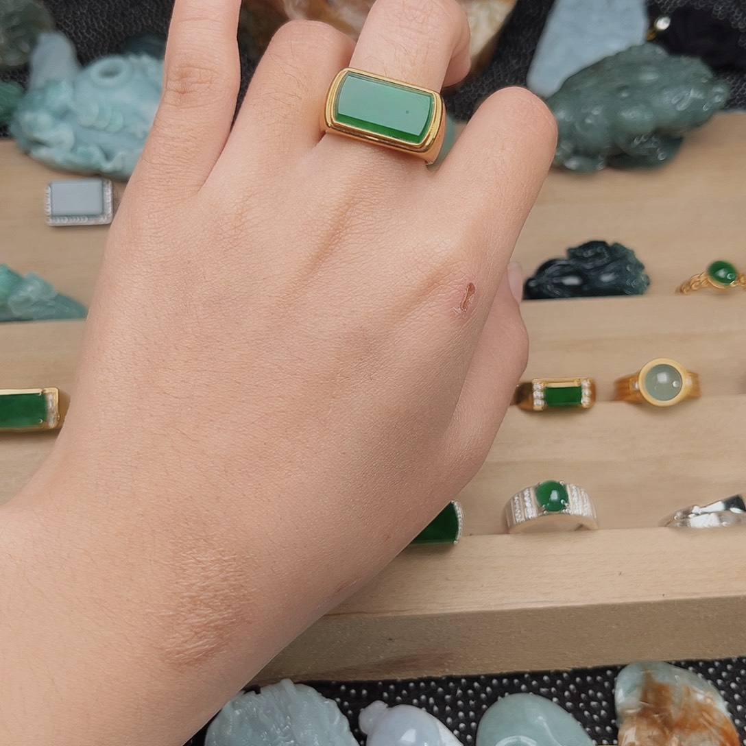 李***。翡翠银S925镶嵌戒指