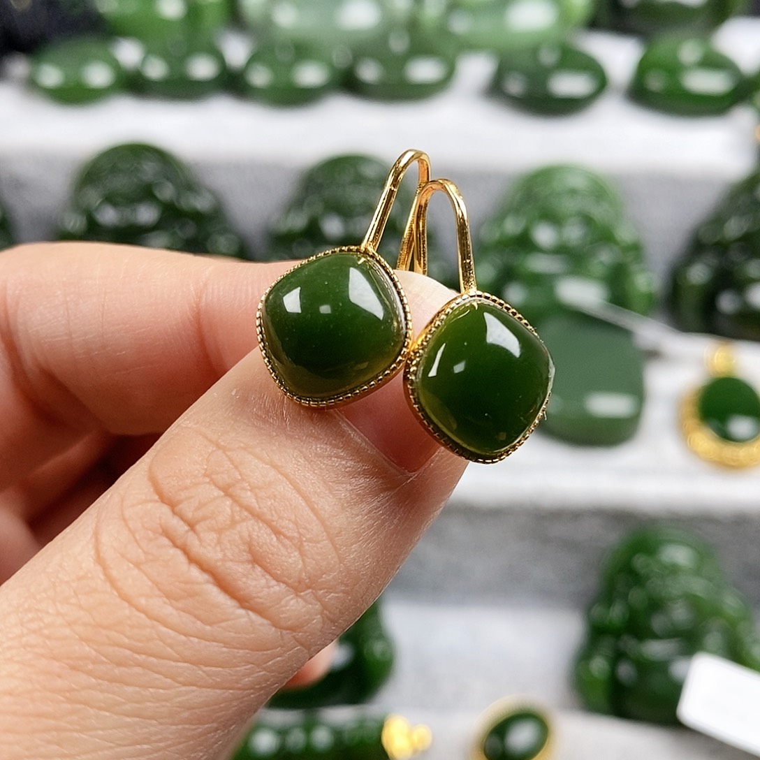 和田玉（碧玉）未镶嵌颈饰