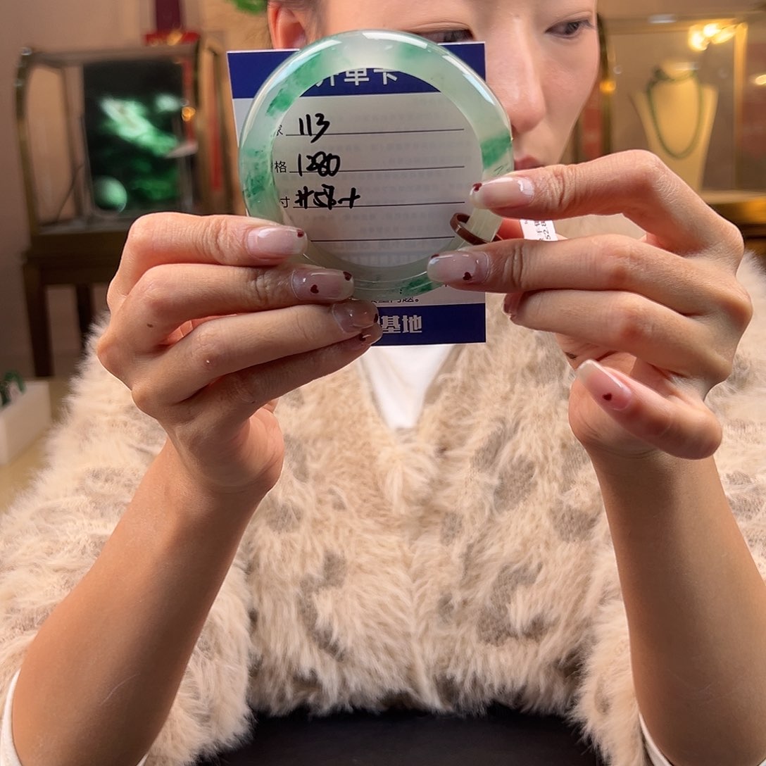 石英质玉手镯未镶嵌