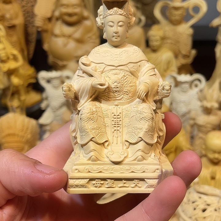 黄杨木底座瑕疵妈祖