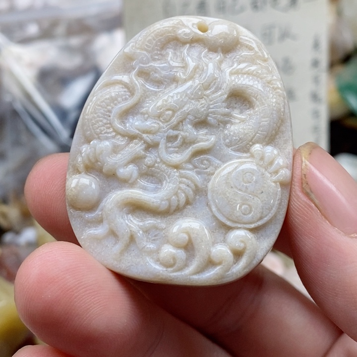 硅化珊瑚（珊瑚玉）未镶嵌颈饰