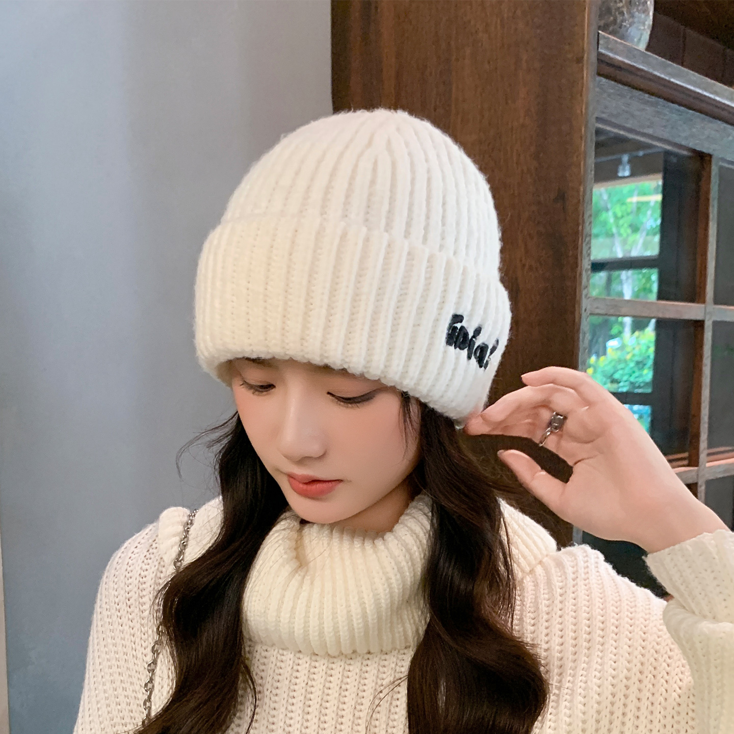 秋冬新款针织帽女士帽子简约包头帽字母冷帽防寒帽白色休闲毛线帽