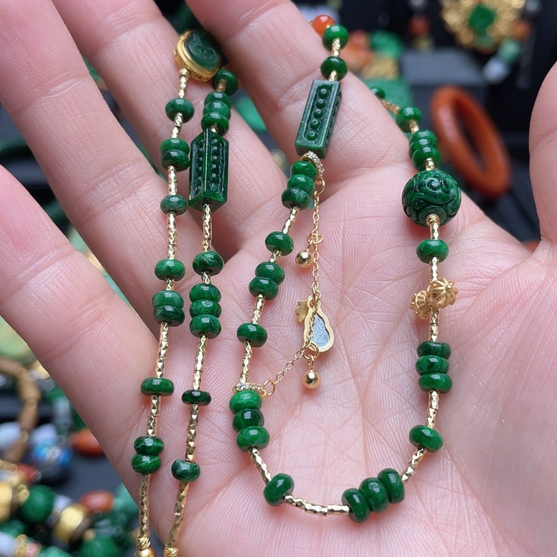 翡翠未镶嵌颈饰翡翠