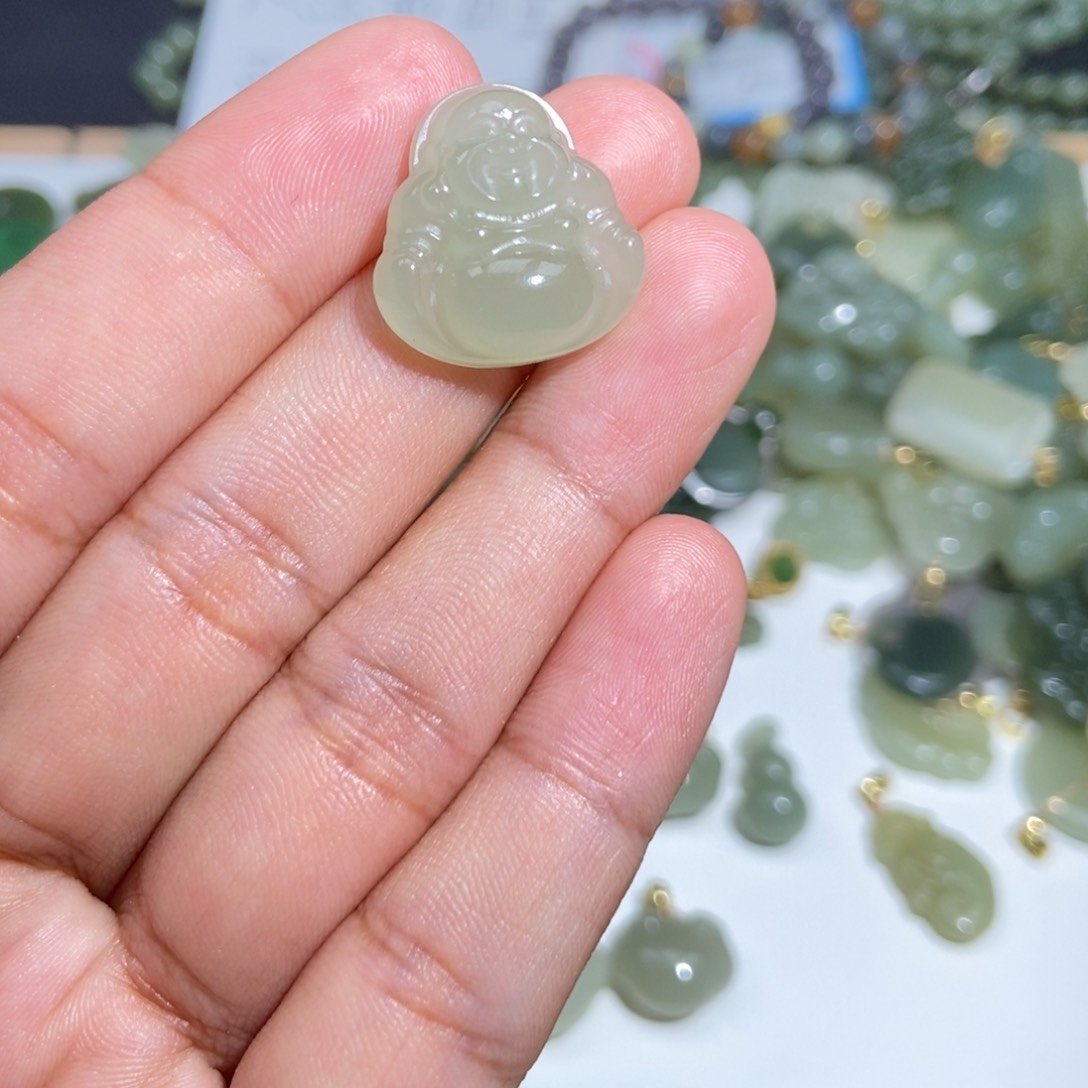 和田玉未镶嵌颈饰