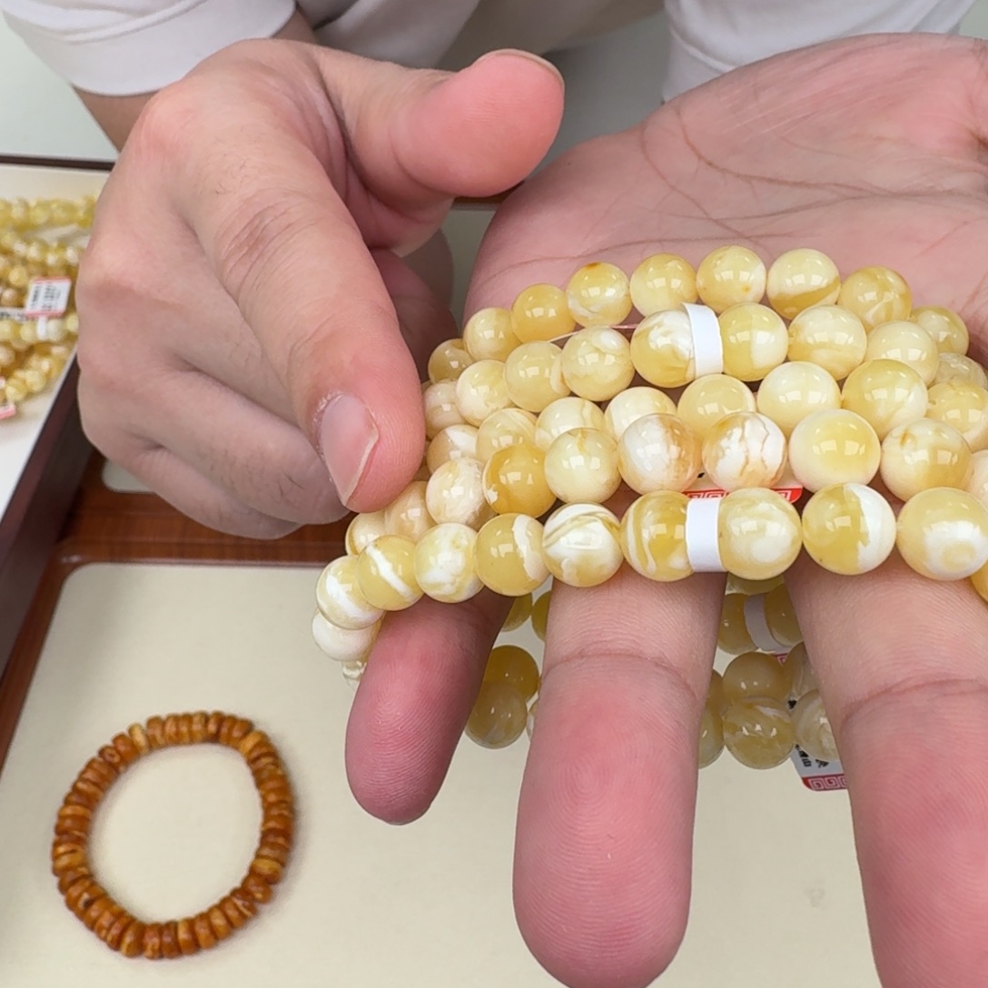 琥珀未镶嵌手链多样性发其一