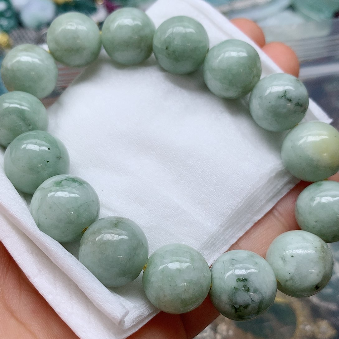 翡翠颈饰未镶嵌手串