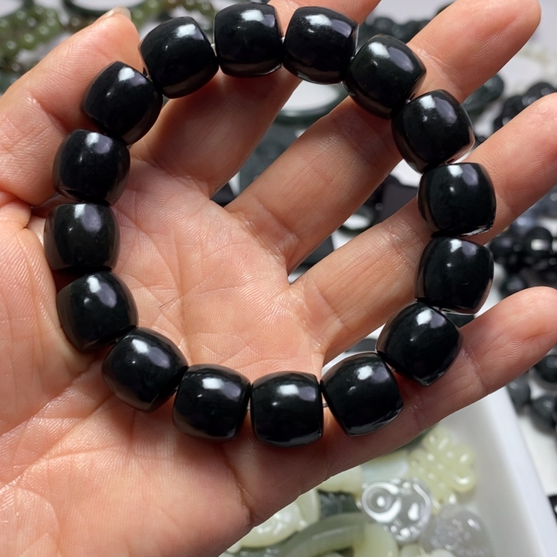 未镶嵌手链和田玉钊**沐新疆和田黑青玉卡14直切手串