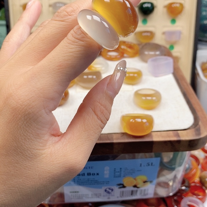 合金戒指玛瑙/玉髓糖**豆