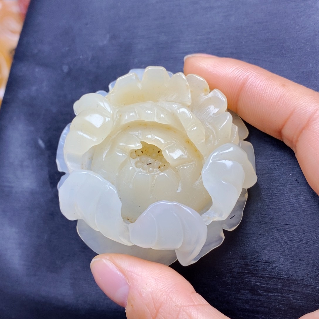 石英质玉（黄龙玉）颈饰未镶嵌