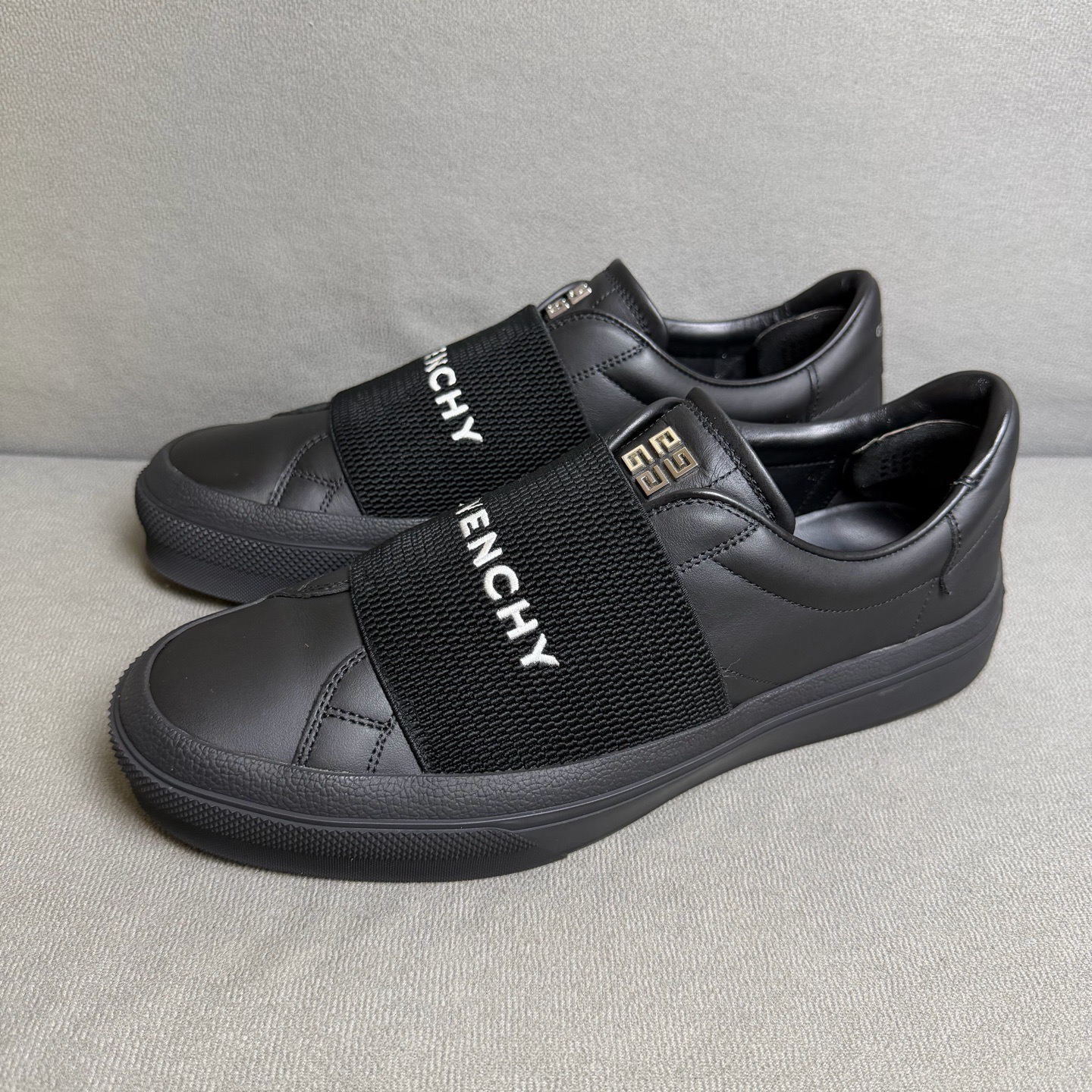 95新 Givenchy/纪梵希 city sport 低帮运动鞋 40码