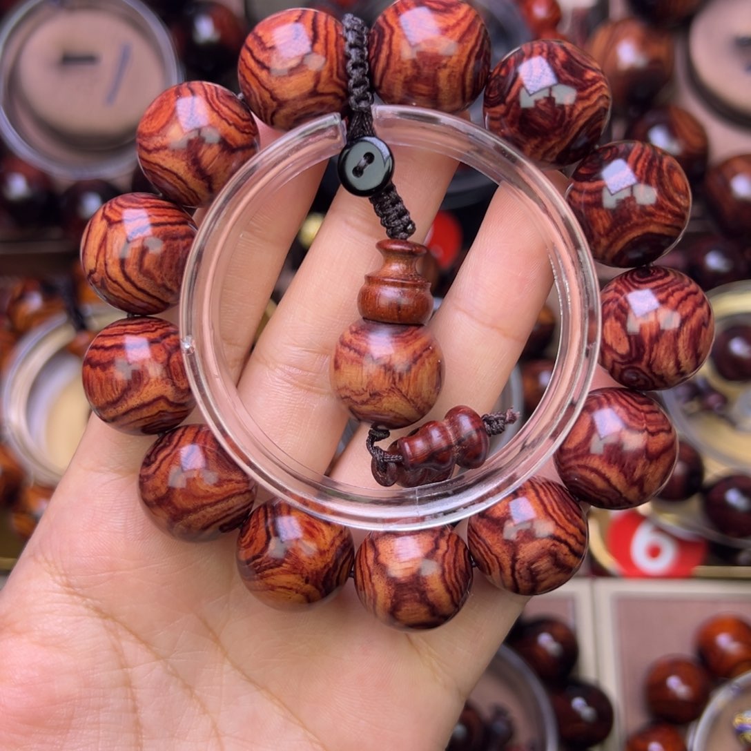 木质类黄花梨老料鬼脸对眼