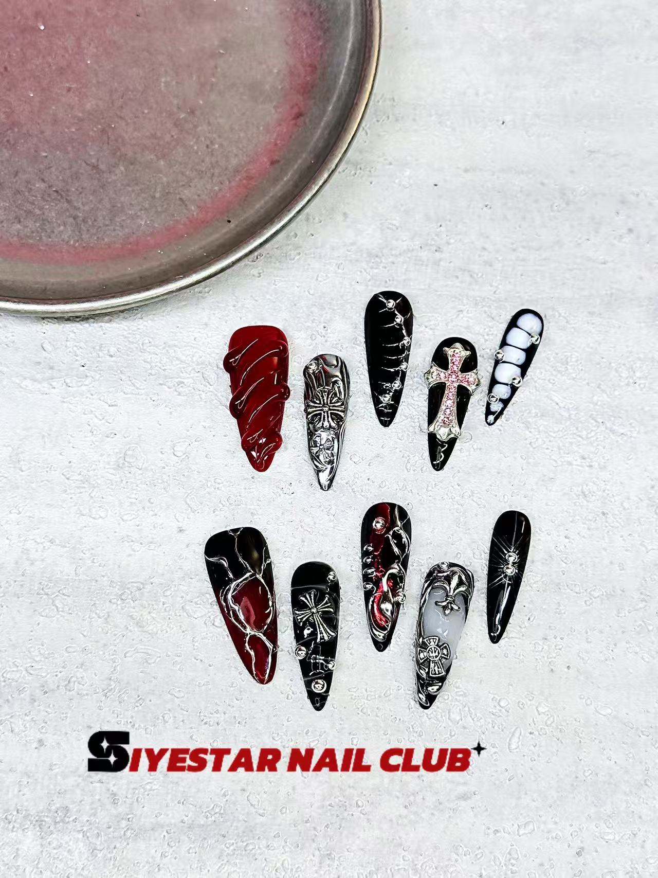 ［20］司野星甲片俱乐部•「血色盔甲」血浆色十字架金属手工光疗甲片