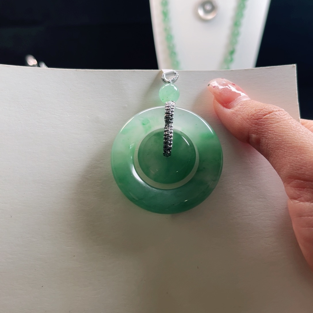 石英质玉颈饰未镶嵌