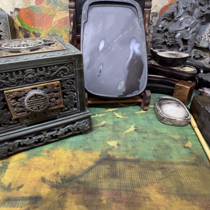 涤***斋做工精细精致大方砚台