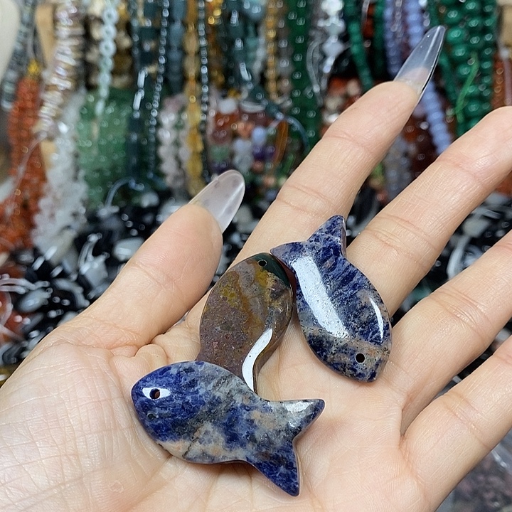 葡***萄玛瑙/玉髓未镶嵌珠宝半成品