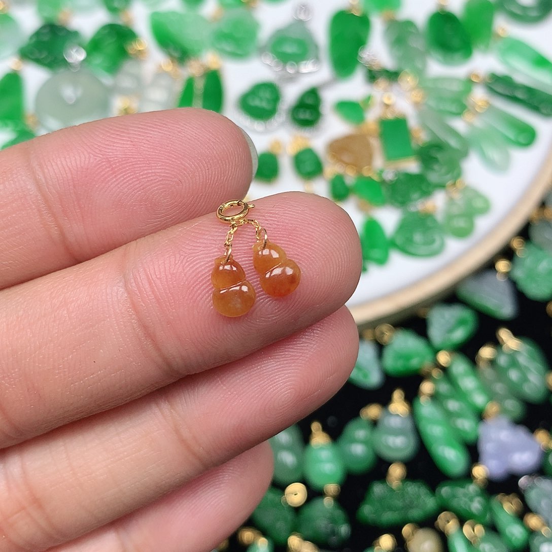 翡翠配石18K金扣头 缅料小巧精美红翡小葫芦一对