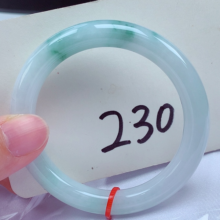 翡翠未镶嵌手镯翡翠