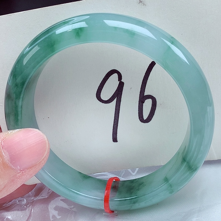 翡翠未镶嵌手镯翡翠