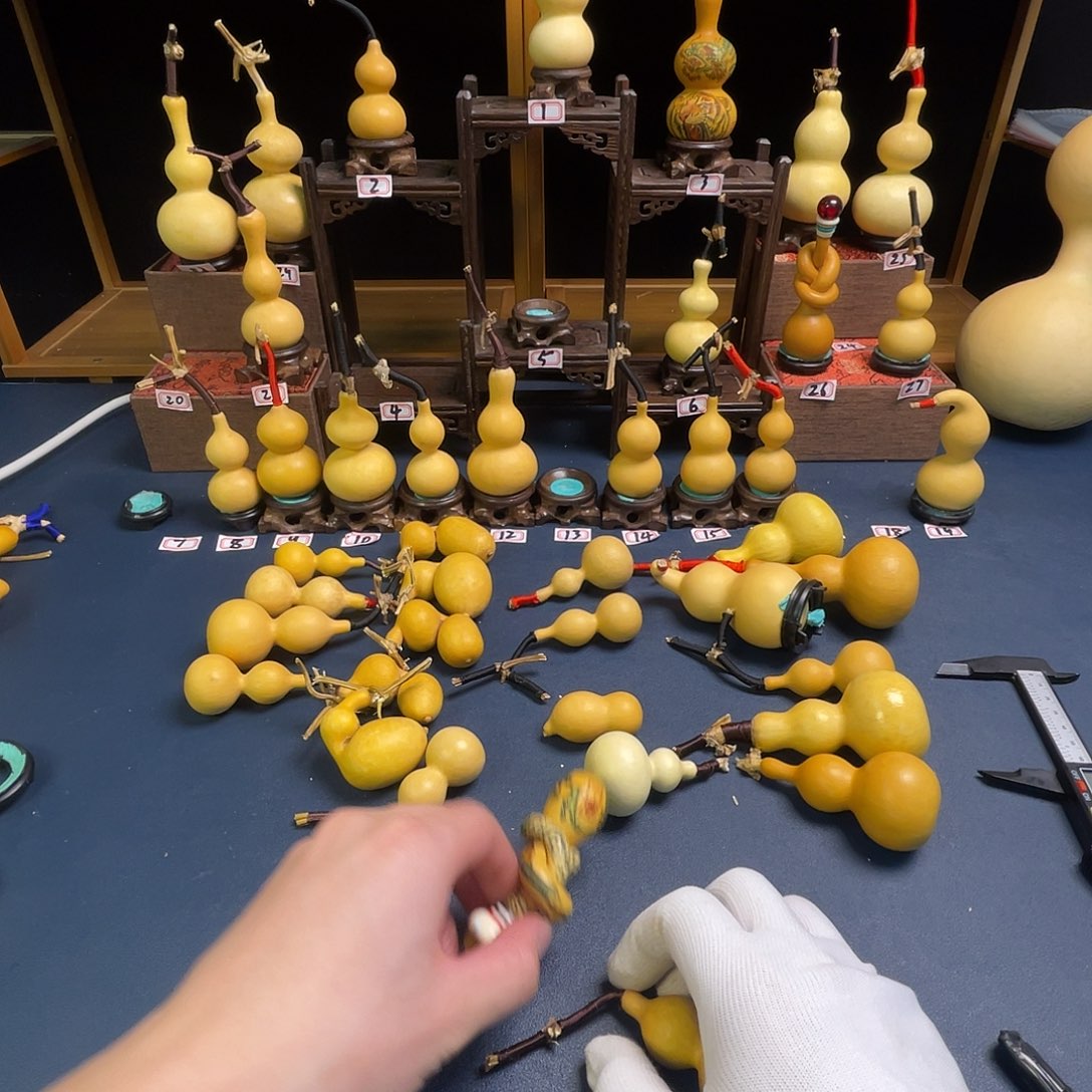 侗***大叶紫檀（黑酸枝木类）