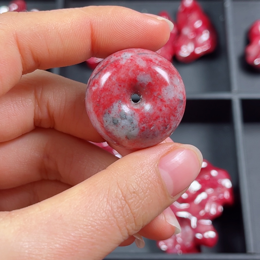 天然辰砂原石吊坠17克