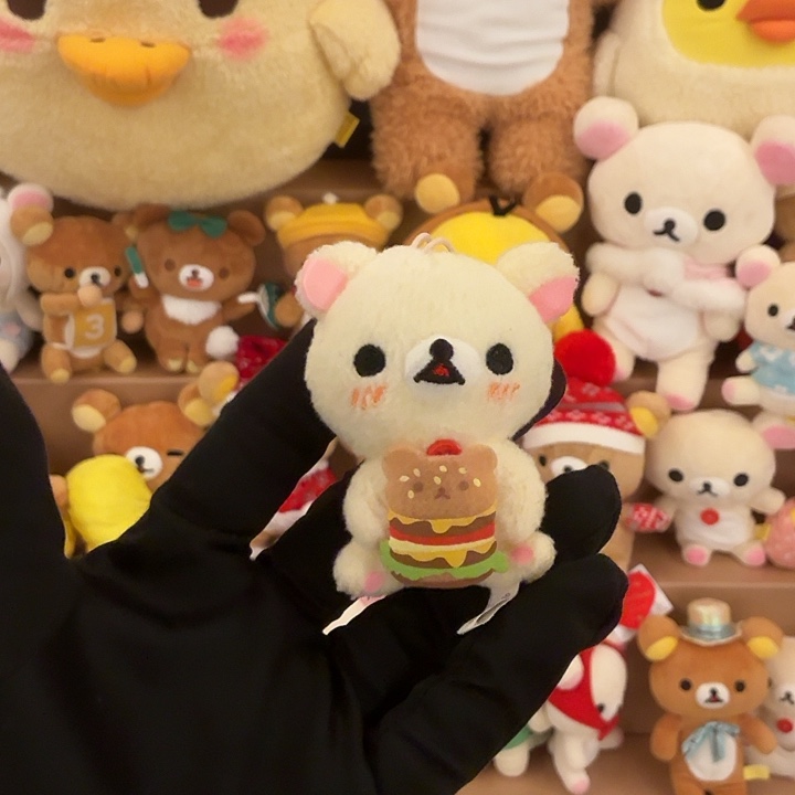 毛绒抱汉堡熊妹挂件