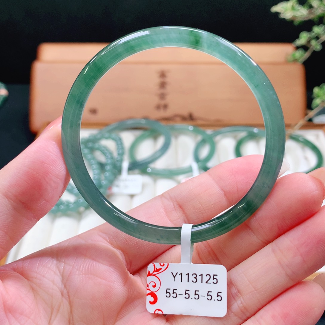 翡翠未镶嵌手镯天然
